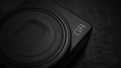 Η Ricoh GR IV Monochrome premium compact μηχανή αποκλειστικά για ασπρόμαυρη φωτογραφία