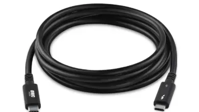 Close-up του πιστοποιημένου καλωδίου OWC Thunderbolt 5 (φαίνονται καθαρά τα βύσματα και η σήμανση “Thunderbolt”)