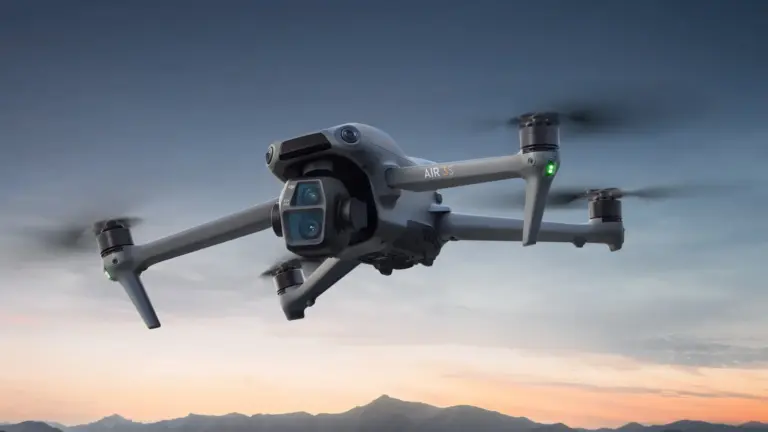 Drone DJI σε κοντινό με αναφορά σε προσφυγή κατά της FCC στις ΗΠΑ