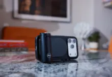 Μαύρη δερμάτινη Leica LUX Case για iPhone 17 Pro με MagSafe και κουμπιά αλουμινίου