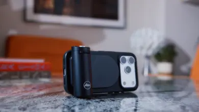Μαύρη δερμάτινη Leica LUX Case για iPhone 17 Pro με MagSafe και κουμπιά αλουμινίου