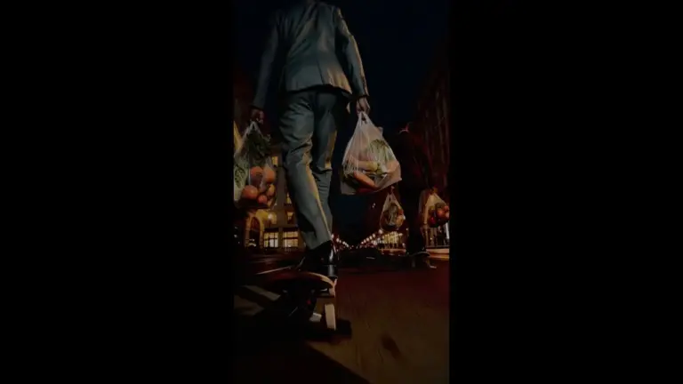 Teaser της Samsung για το Galaxy S26 με σκηνή νυχτερινού skate και εμφανή στοιχεία τεχνητής νοημοσύνης