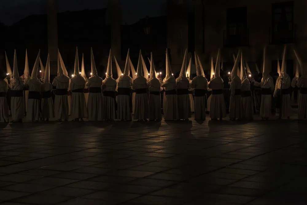 Νύχτα των Θλίψεων: Η πομπή «Yacente» της Zamora, Μεγάλη Πέμπτη