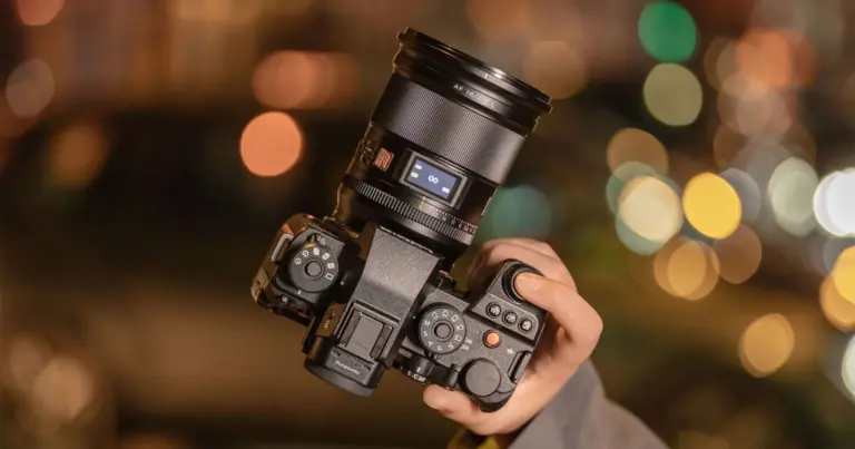 Viltrox AF 16mm f/1.8 L σε σώμα L-Mount φωτογραφικής μηχανής