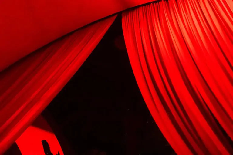 Έκθεση φωτογραφίας One Stand By Night της Μαριλένας Φιλαΐτη στη Λάρισα
