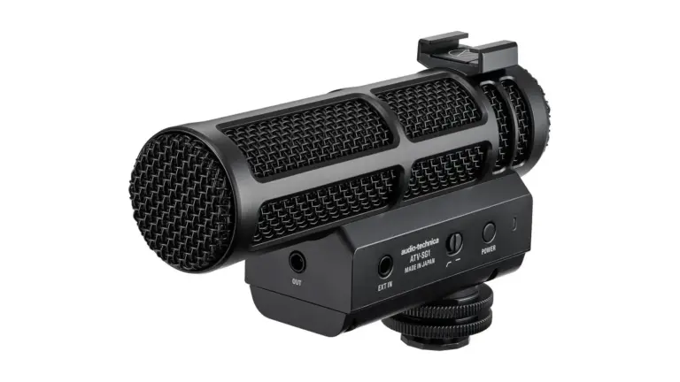 Μικρόφωνο Audio-Technica πάνω σε κάμερα για βίντεο