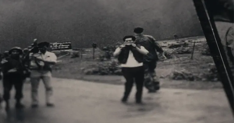 Η Phan Thi Kim Phuc [Napalm Girl] στηρίζει τον Nick Ut στη δίκη