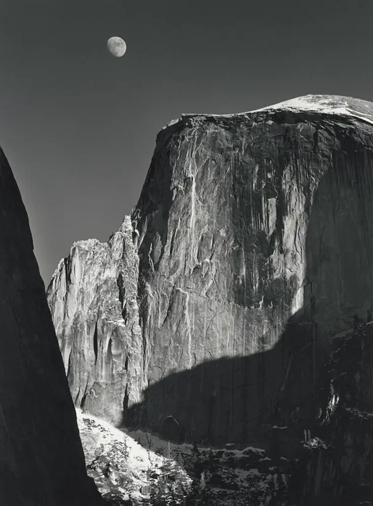Η Σελήνη πάνω από το Half Dome στο Yosemite