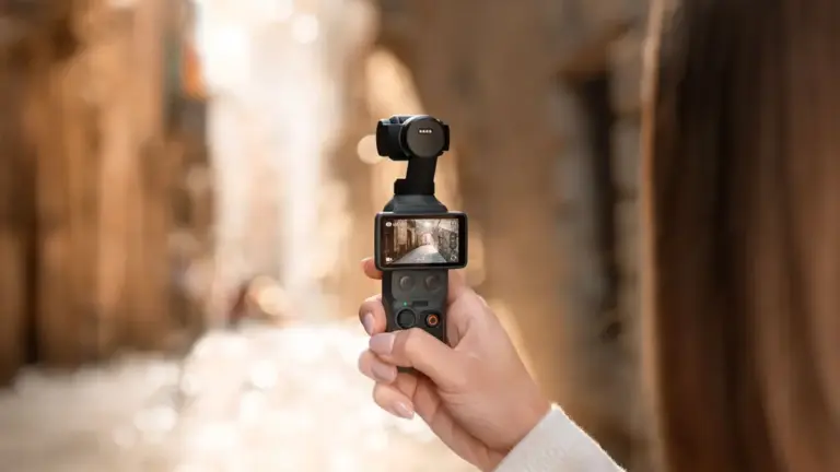 Το DJI Osmo Pocket 4 με gimbal και οθόνη για φορητή λήψη βίντεο