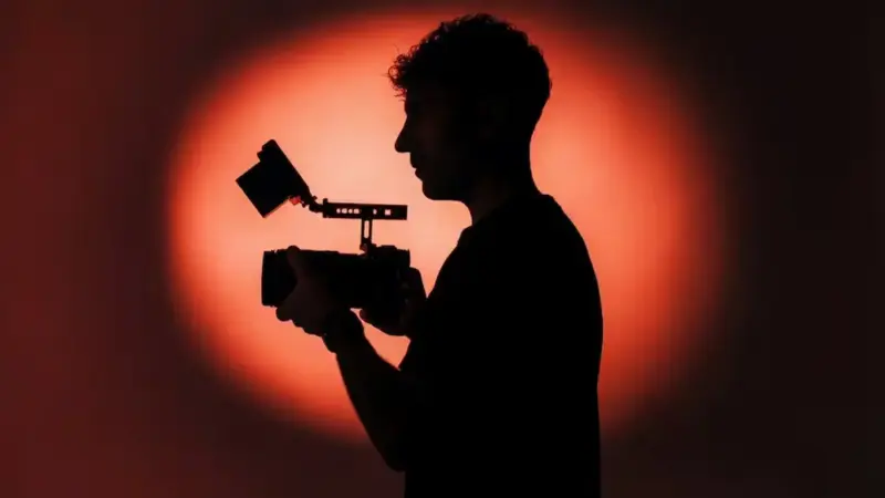 Ο διαγωνισμός βίντεο Canon Beyond the Frame 2026 με θέμα το κόκκινο της Canon