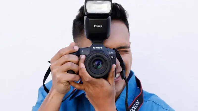 Φλας Canon Speedlite με προειδοποίηση για χρήση μπαταριών λιθίου