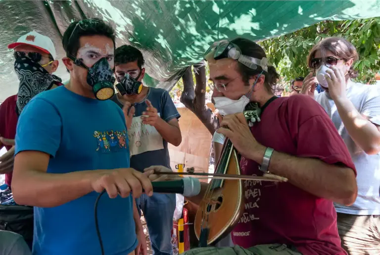 Το Σύνταγμα του 2011 ζωντανεύει ξανά μέσα από 13.000 εικόνες