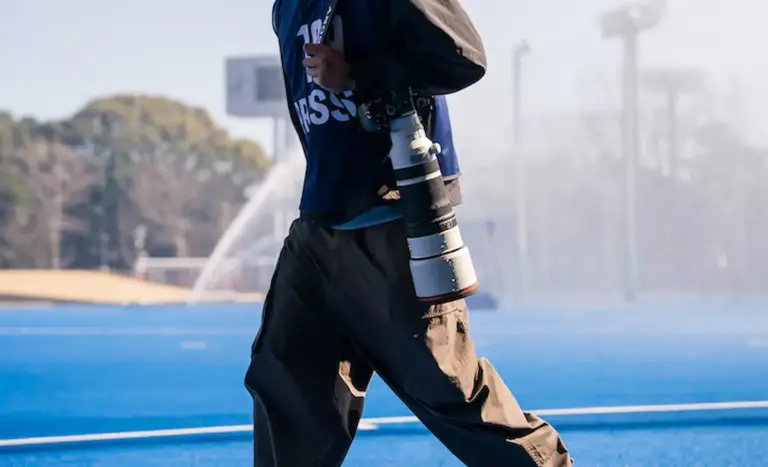 Ο νέος τηλεφακός Sony FE 100-400mm f/4.5 GM OSS πάνω σε κάμερα