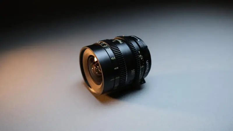 Ο νέος κινηματογραφικός φακός Thypoch Simera-C 16mm T1.9