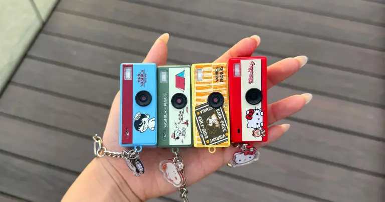 Η Yashica Funtastic σε τέσσερις πολύχρωμες εκδόσεις με Snoopy, Hello Kitty και Yashica Boy