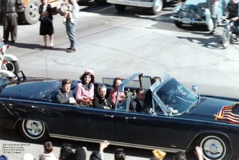 Μια φωτογραφία του JFK άνοιξε νέα μάχη: ποιος την τράβηξε τελικά;