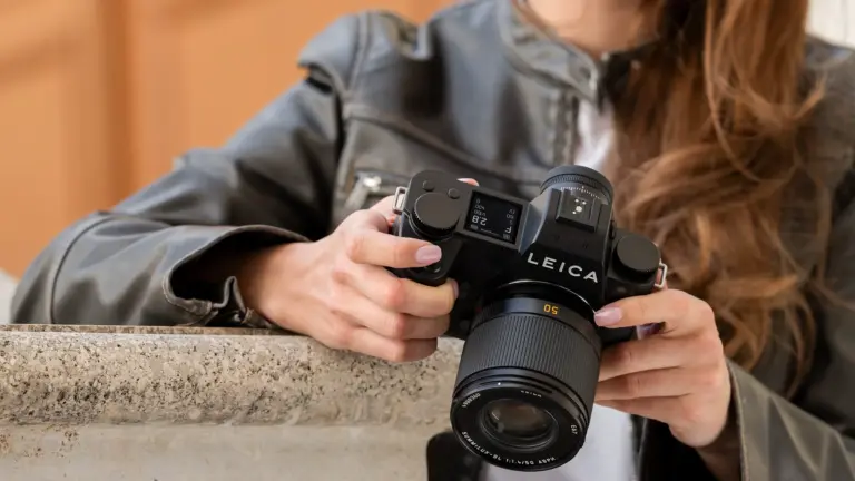 Η νέα Leica SL3-P φέρνει 44MP, 8K και Content Credentials
