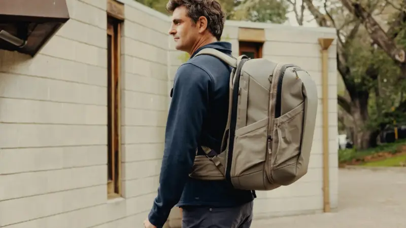 Travel Backpack 2-in-1: Η πρόταση της Peak Design για απαιτητικούς δημιουργούς περιεχομένου