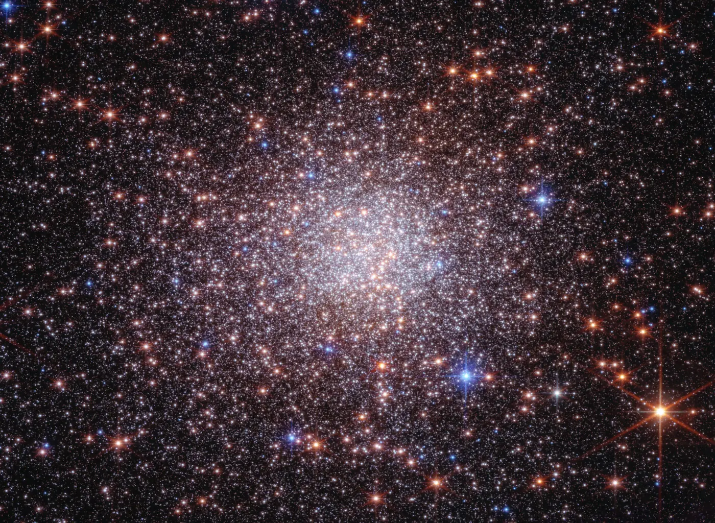 Σύνθετη εικόνα του Terzan 5 από τα τηλεσκόπια Webb και Hubble