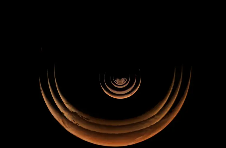 Η σύνθεση εικόνων της NASA δείχνει τον μηνίσκο του Άρη να μεγαλώνει καθώς το διαστημόπλοιο Psyche πλησιάζει τον πλανήτη.