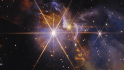 Η NASA αποκαλύπτει νέα εικόνα γέννησης άστρων
