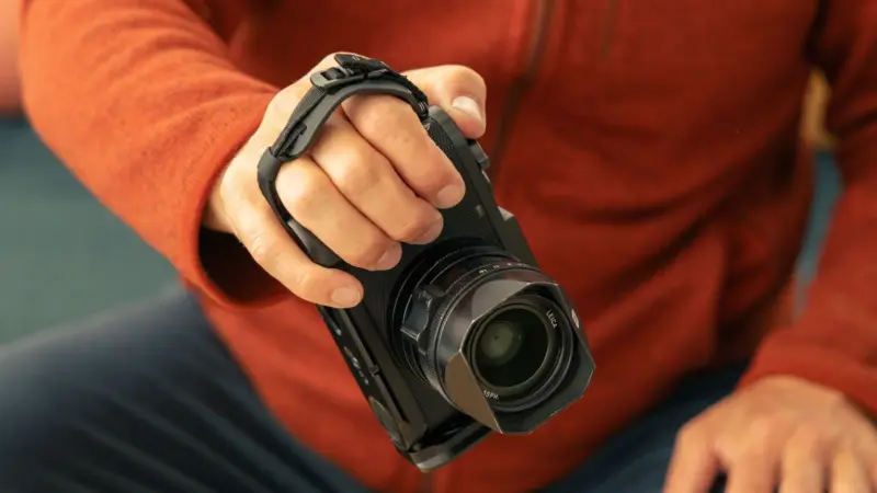 Peak Design Reinvents the Traditional L-Bracket with the New Field Bracket