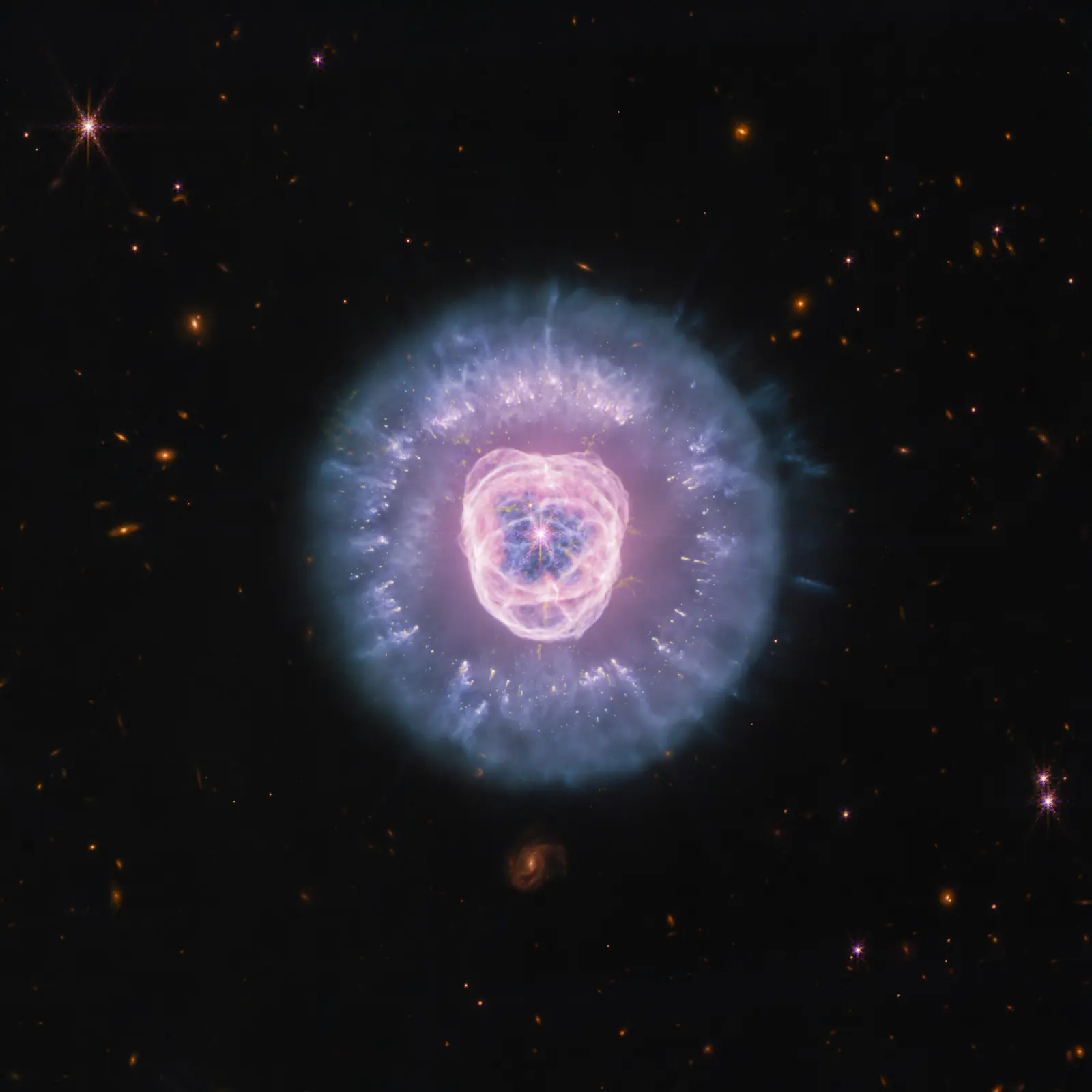 Το Νεφέλωμα του Λιονταριού NGC 2392 σε υπέρυθρη εικόνα από το James Webb