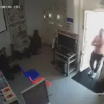 Άνδρας που καταγράφηκε από CCTV και αναζητείται στο πλαίσιο έρευνας για κλοπή φωτογραφικού εξοπλισμού στο Μπράιτον