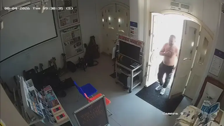 Κλοπή κάμερας σε τηλεοπτικό γύρισμα σε παραλία