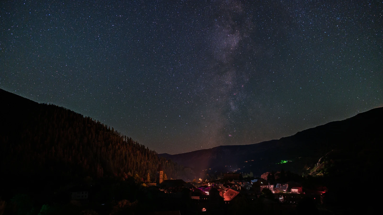 «Colmars-les-Alpes: A “Starry Village”» – F. Xavier Cuvelier, 2η θέση στην κατηγορία Quality Lighting and Design