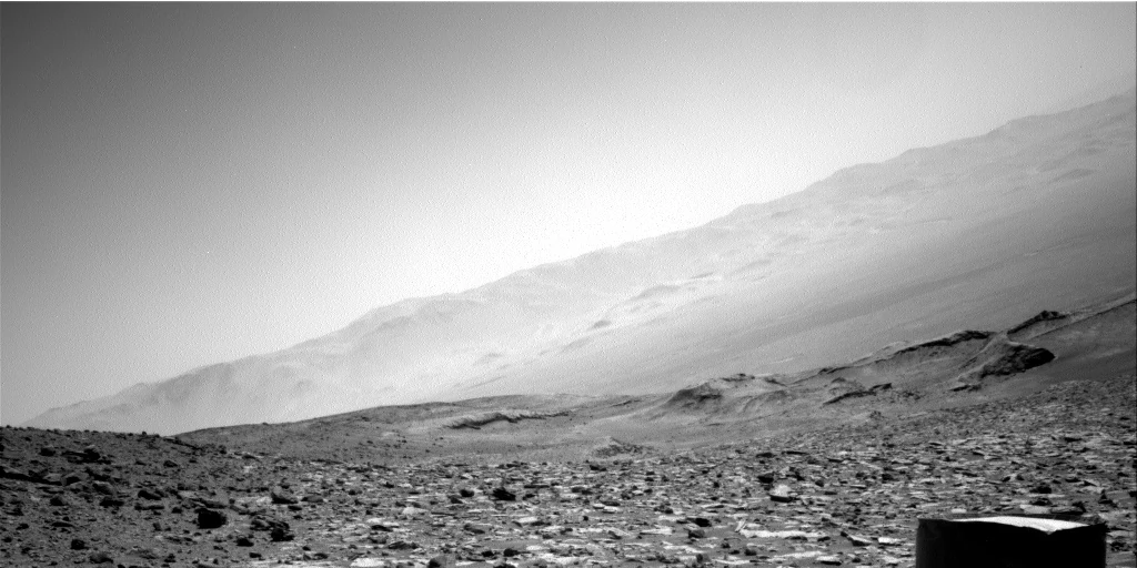 Το καρέ του Curiosity πριν εμφανιστεί η φωτεινή μορφή