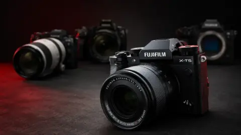 Η Fujifilm πέρασε τη Nikon και ανέβηκε στην τρίτη θέση παγκοσμίως