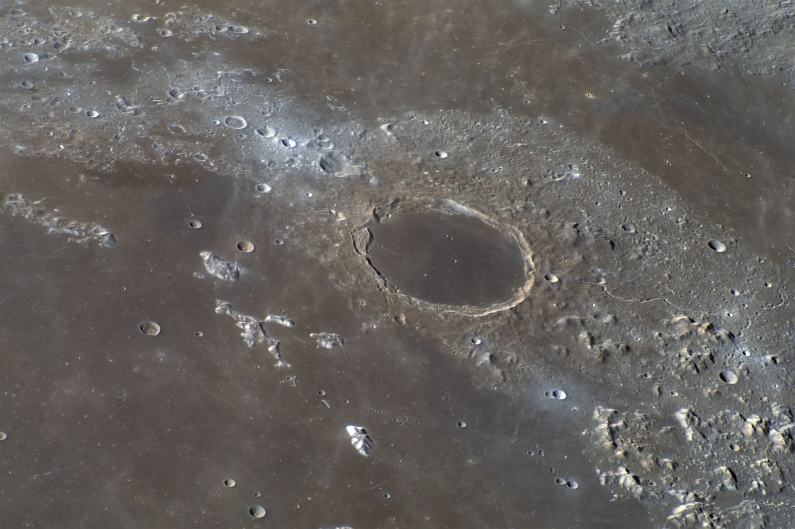Plato and Vallis Alpes του/της Raul Cantemir, Runner-Up, Astronomy Photographer of the Year 2026