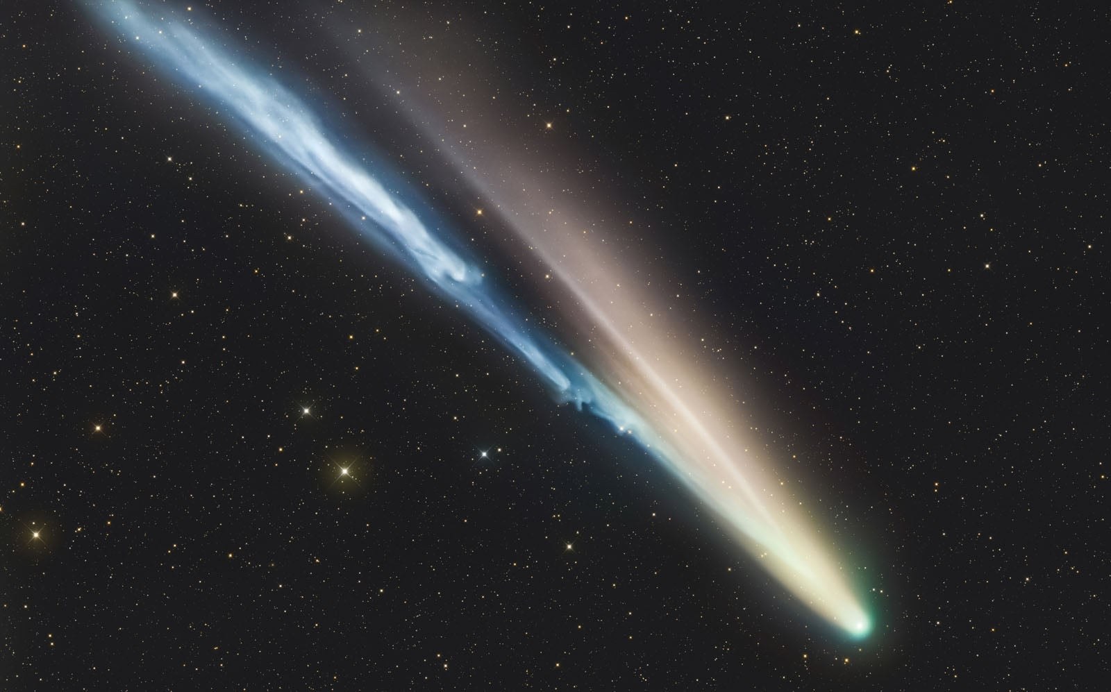 Comet C/2025 A6 (Lemmon), 28 October του/της Julien DeWinter and Landon Boehm, Highly Commended, Astronomy Photographer of the Year 2026