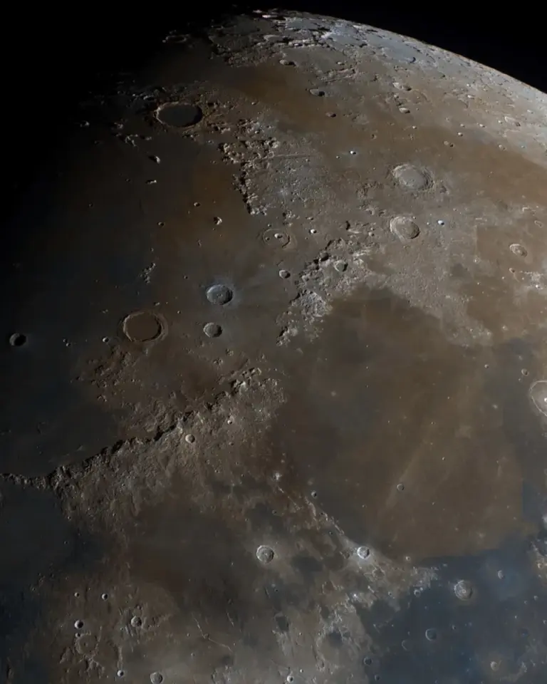 Η βραβευμένη φωτογραφία Mineral Moon του 15χρονου Νικόλαου Στριμπούλη