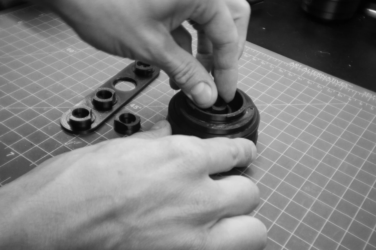Τοποθέτηση νέας πλάκας διαφράγματος στον Adapted Optics Everyday Lens