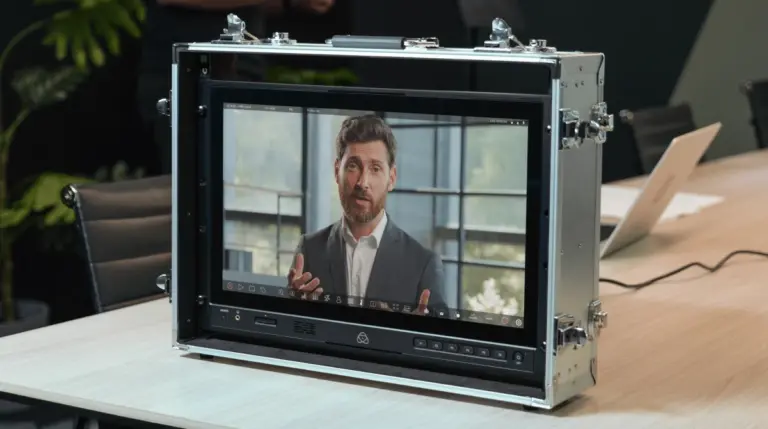 Atomos Shogun AV-19M 19 ιντσών σε φορητό flypack για επαγγελματικό video monitoring