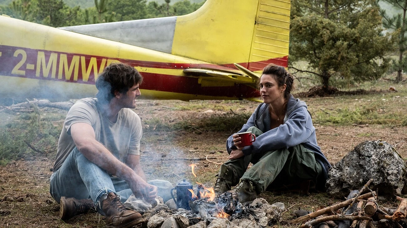 Ο Jacob Elordi ως Hig και η Margaret Qualley ως Cima στο The Dog Stars