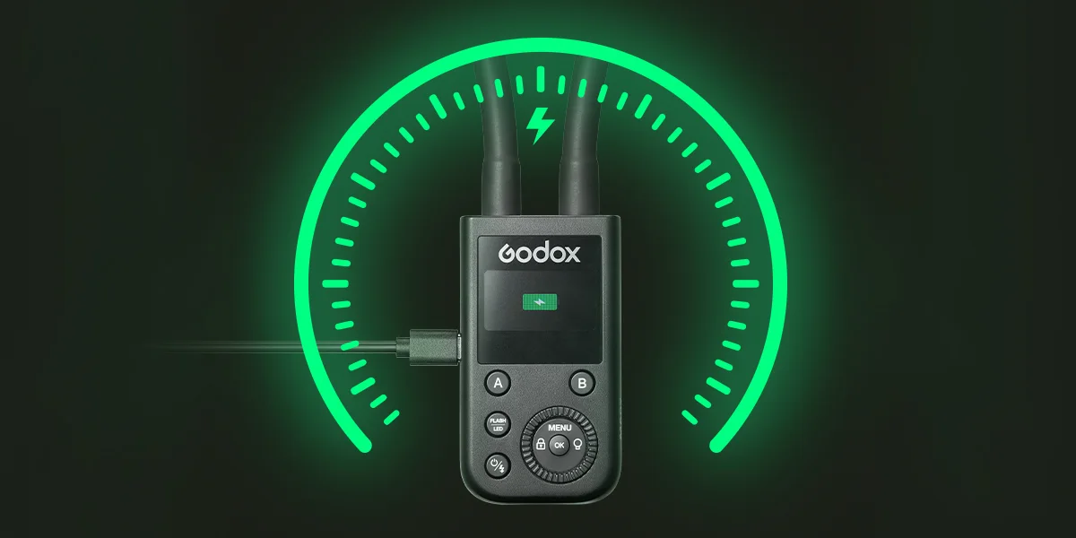 Η μονάδα ελέγχου Godox MA2 συνδεδεμένη με καλώδιο USB-C