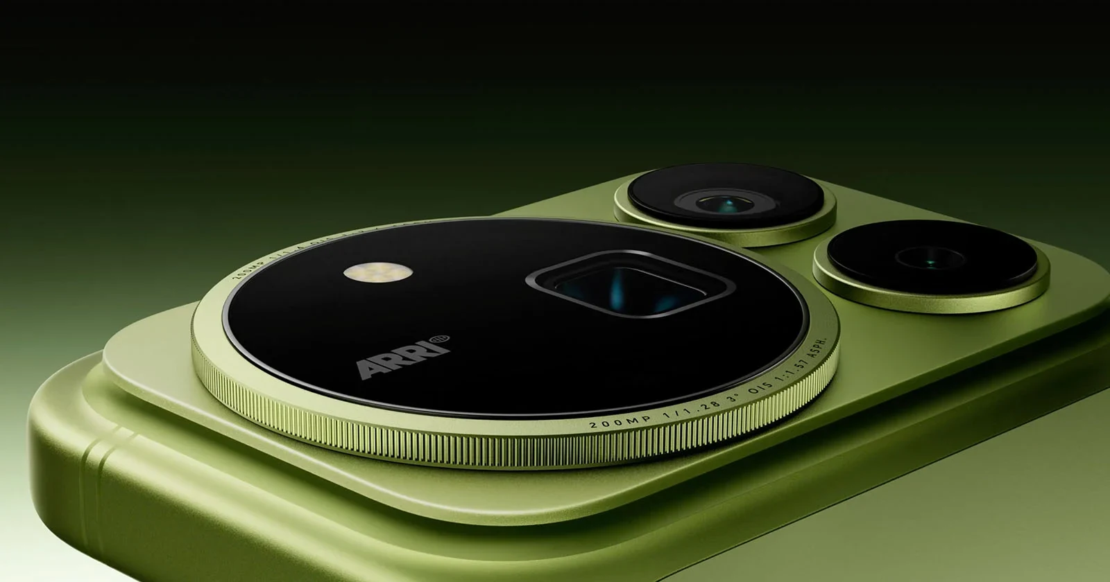 Κοντινή εικόνα του camera module του HONOR Magic9 Pro Max με λογότυπο ARRI