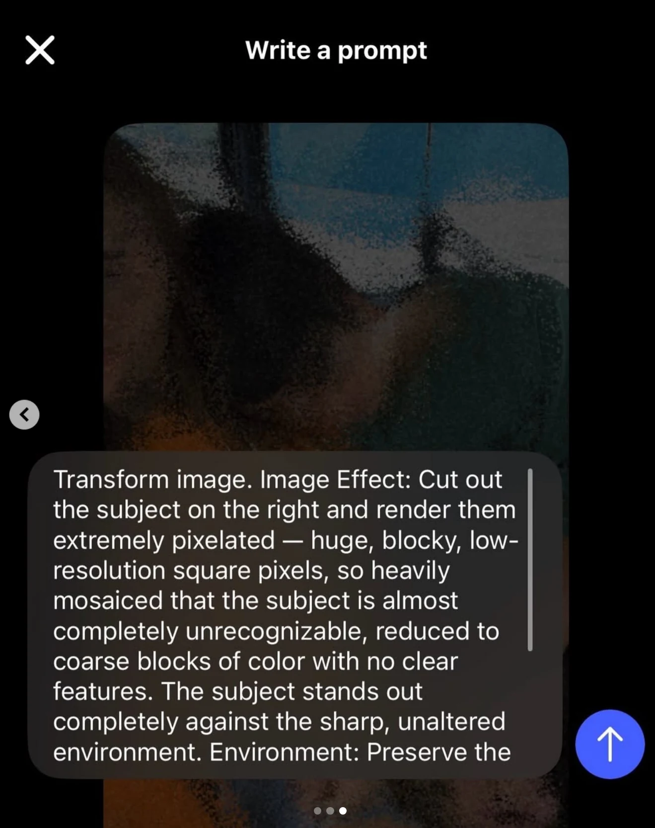 Το prompt του Instagram για έντονο pixelation του ατόμου στα δεξιά