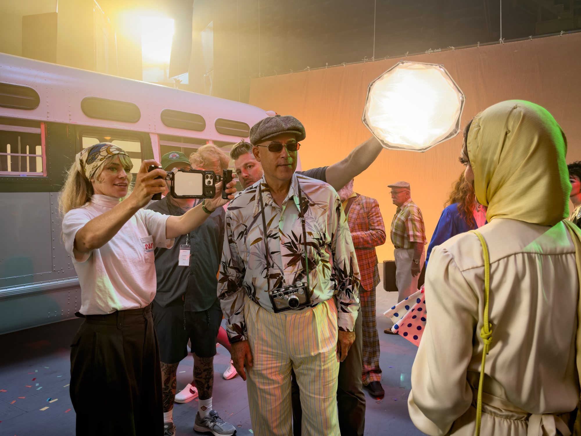 Behind the scenes με την Alex Prager στο set του What Holds Us