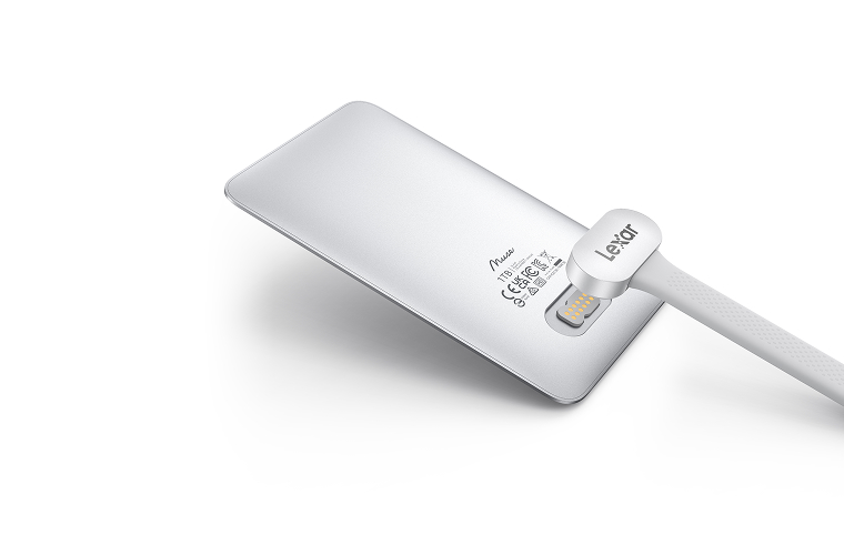 SnapLink cable above the magnetic PogoPin contacts on the Lexar Muse SSD