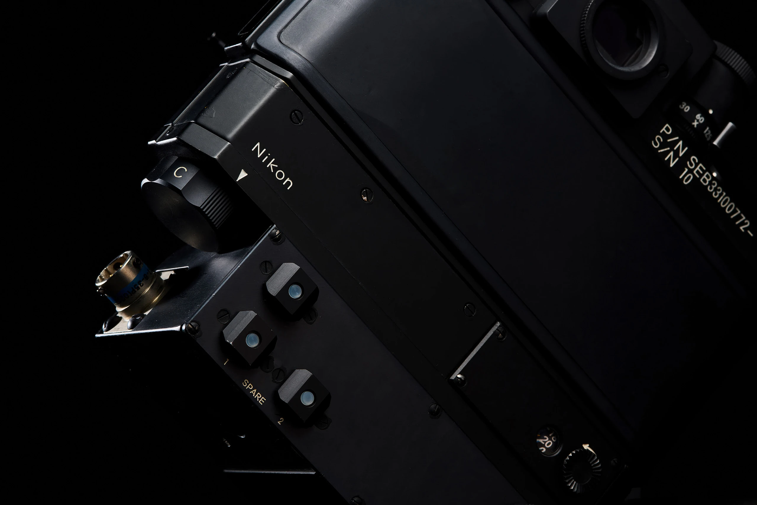 Πλευρική όψη των χειριστηρίων Nikon Photomic FTN της NASA