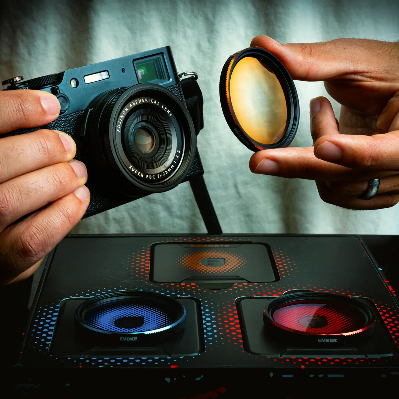 Φωτογραφική μηχανή δίπλα στα PolarPro Radial Gradient Filters Emanate, Ember και Evoke