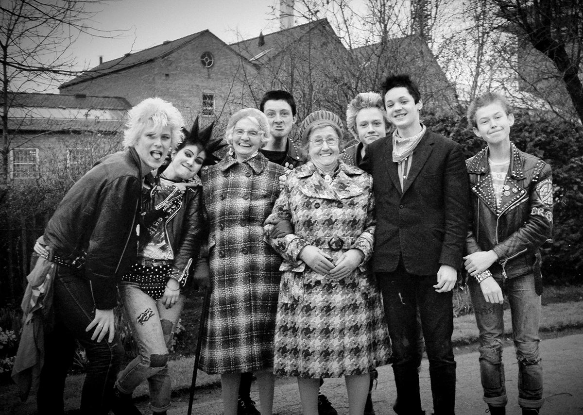 Μέλη διαφορετικών punk συγκροτημάτων στο Leicester το 1979, φωτογραφία του Wayne Large