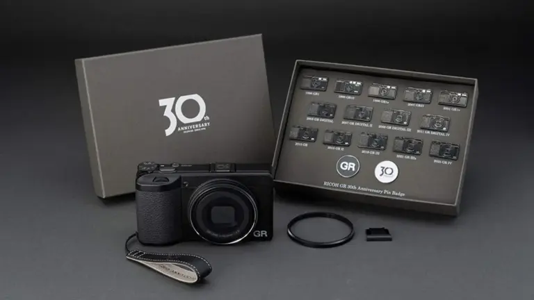 RICOH GR IV 30th Anniversary Edition: Μάθαμε τιμή και ημερομηνία κυκλοφορίας