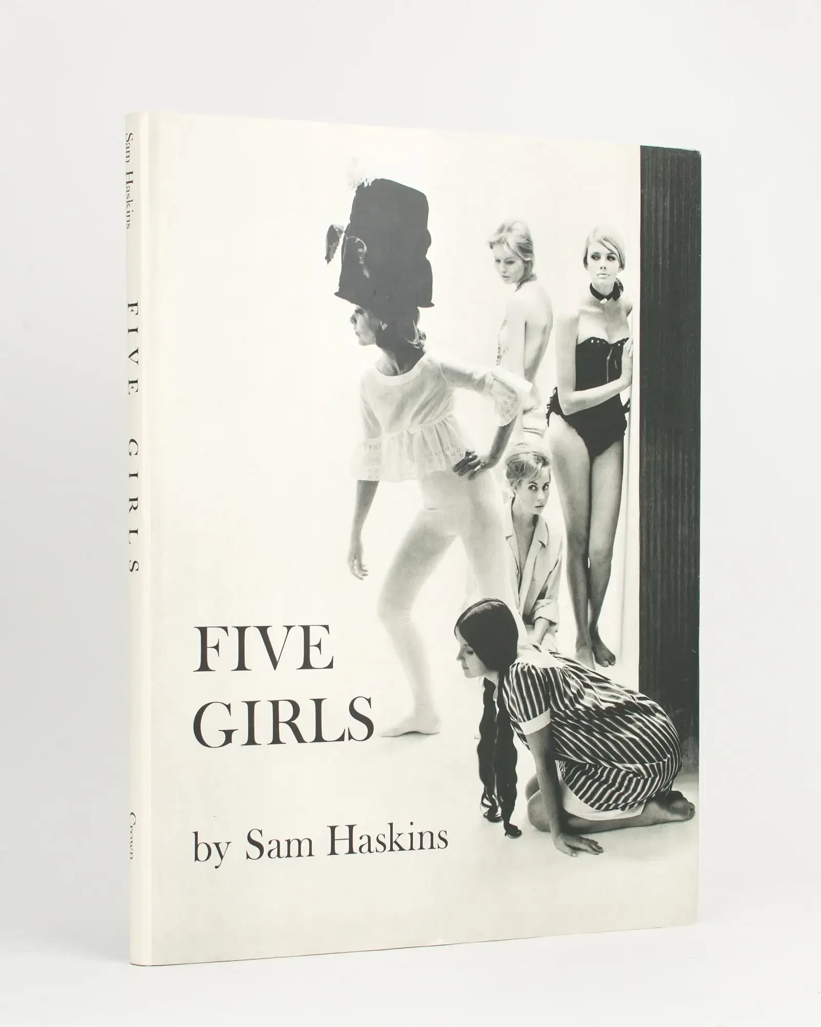 Το φωτογραφικό βιβλίο Five Girls του Sam Haskins