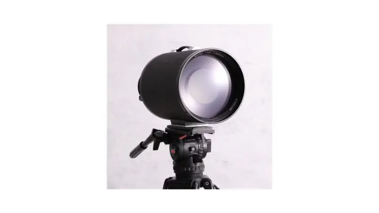 Ο τεράστιος Carl Zeiss Mirotar 1000mm f/5.6 τοποθετημένος σε επαγγελματικό τρίποδο