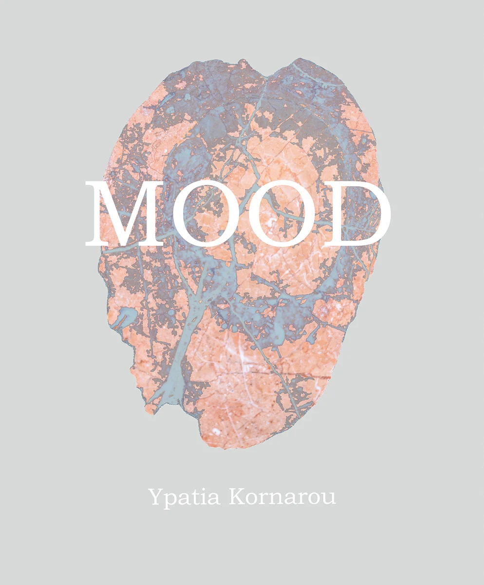Εξώφυλλο του φωτογραφικού βιβλίου MOOD της Υπατίας Κορνάρου